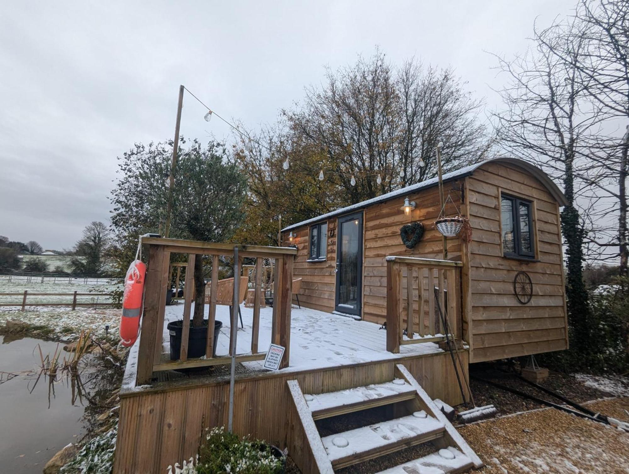 Rusty Duck Retreat Shepherds Hut Shedfield Екстер'єр фото